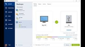 Acronis True Image 2025 Dashboard showing backup status and security alerts